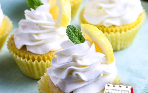 It's December 15th and it's Lemon Cupcake Day 